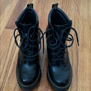 Persephone  Lace-Up Boots Dr martens